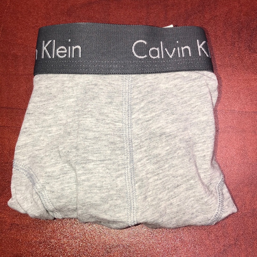 Men’s Calvin Klein Trunk - Picture 4 of 5